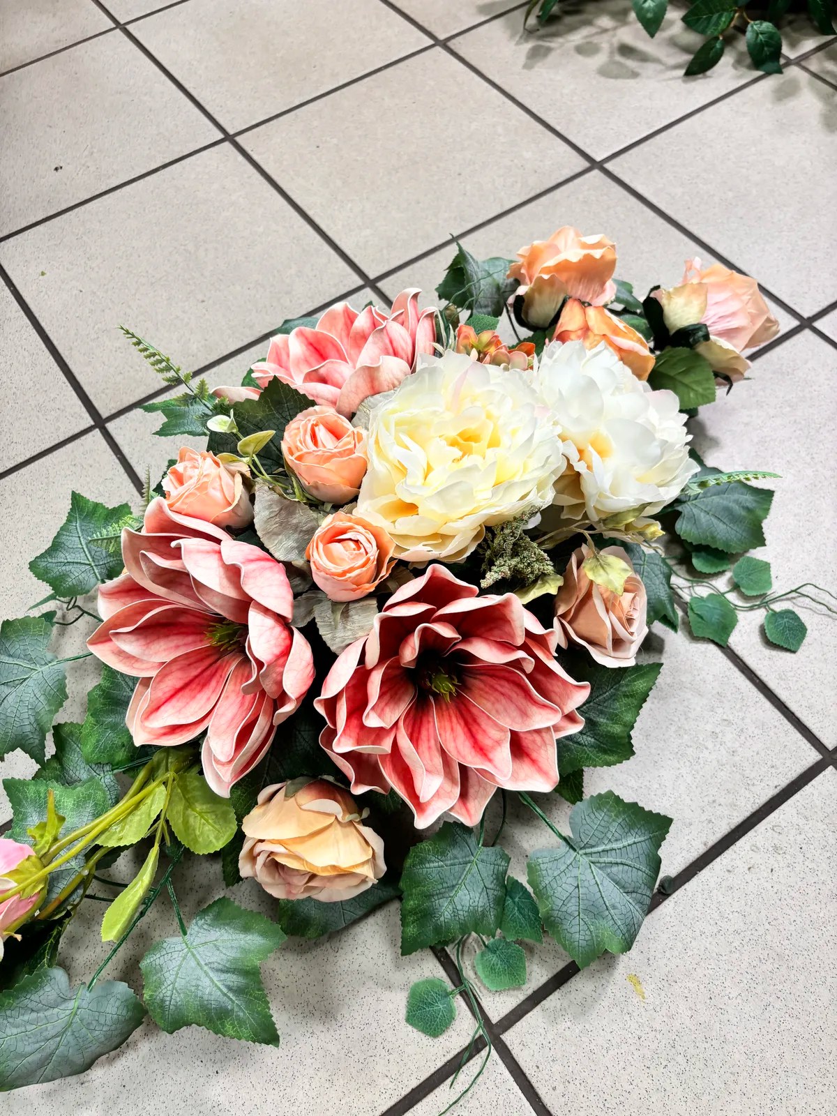 łososiowa wiązanka z magnoliami