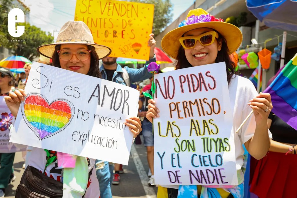 La tradicional Marcha del Orgullo LGBTTTIQ+ de Toluca estuvo llena de celebración, protesta y momentos emotivos se veían en las calles