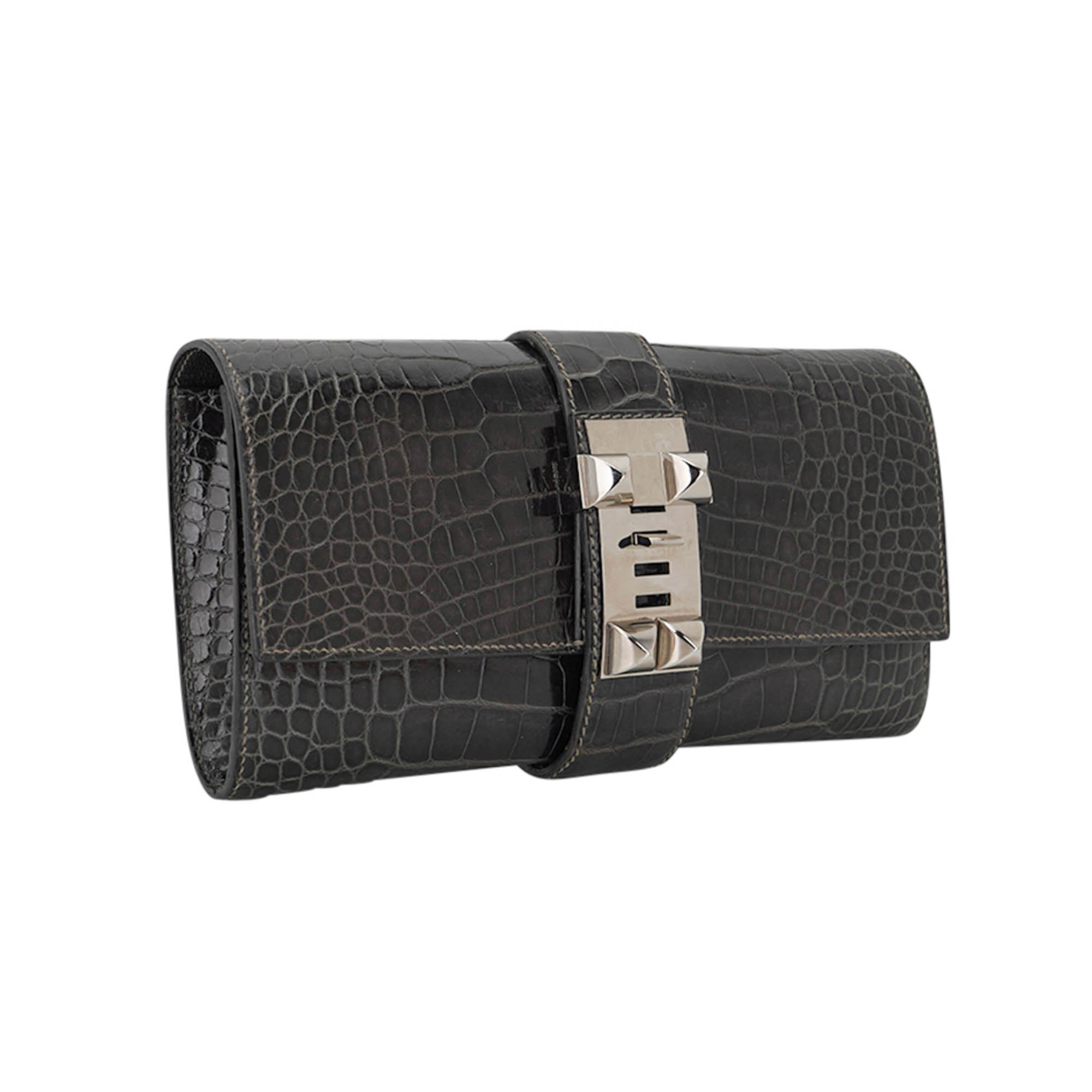 Hermès Medor 23 Graphite Alligator Clutch – Mightychic | Mightychic