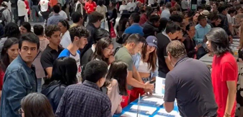 Los jóvenes y adultos tienen la oportunidad de conocer sobre cómo estudiar en Estados Unidos en Feria EducationUSA 2026/Embajada de los Estados Unidos en Ecuador