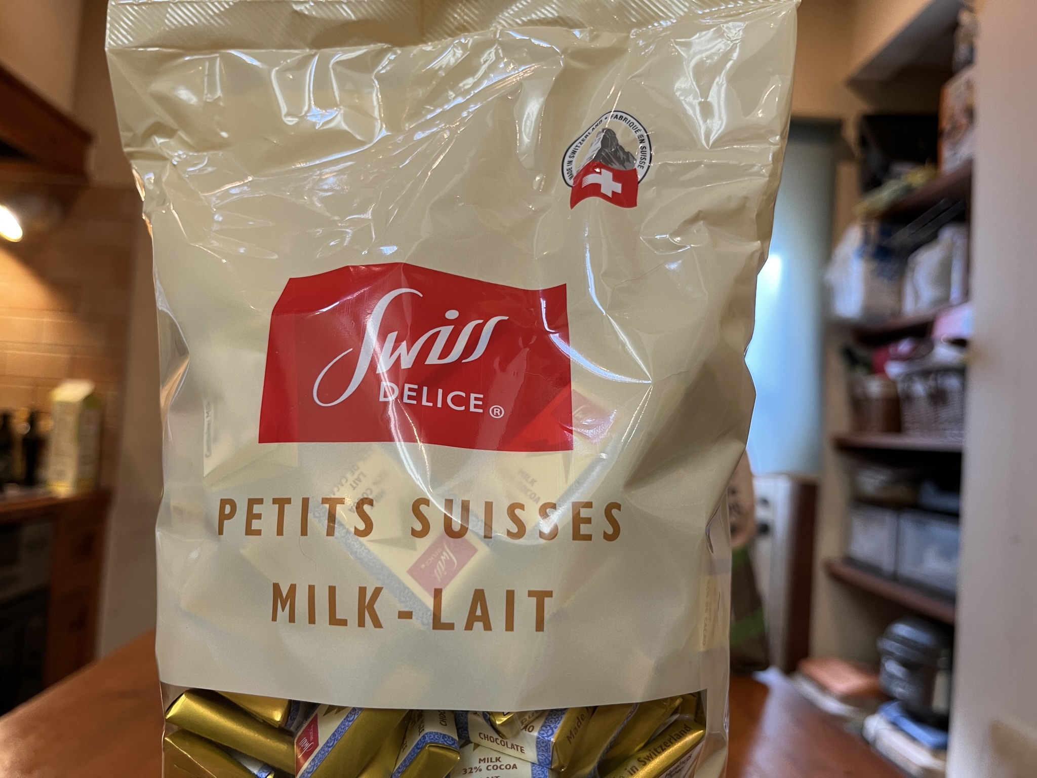 コストコで売っている、スイスデリス ミルクチョコレート | みーちゃん