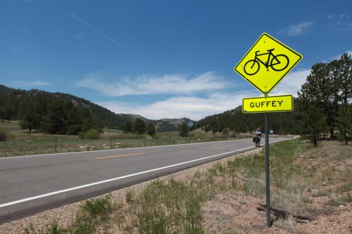Guffey, Co announces its welcome to cyclists.