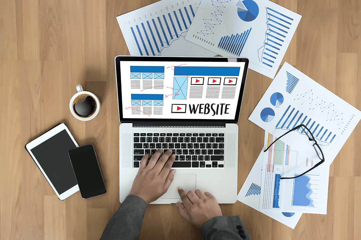 Website Image of Bloggers Computer