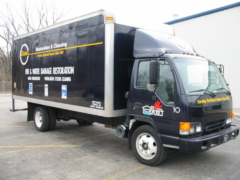 2014 Isuzu V8 Gas Npr Hd 16 Box Truck With Lift Gate It has a 57L gas engine with an automatic transmission.