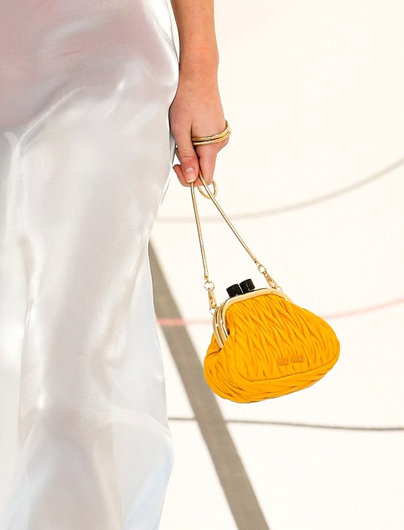 модные сумки крошечные микро сумки 2021 fashion micro bag trend 2021