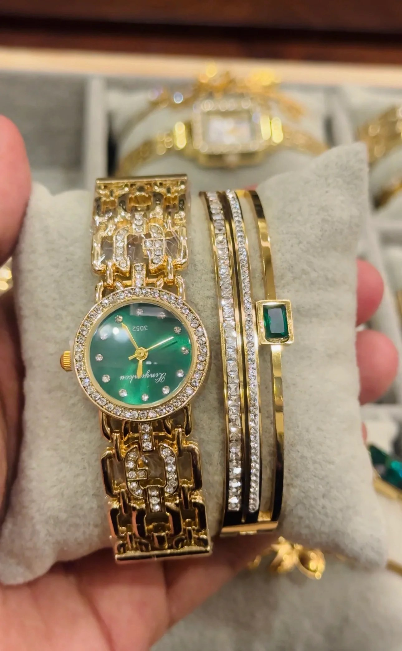 Emerald Luxe Watch