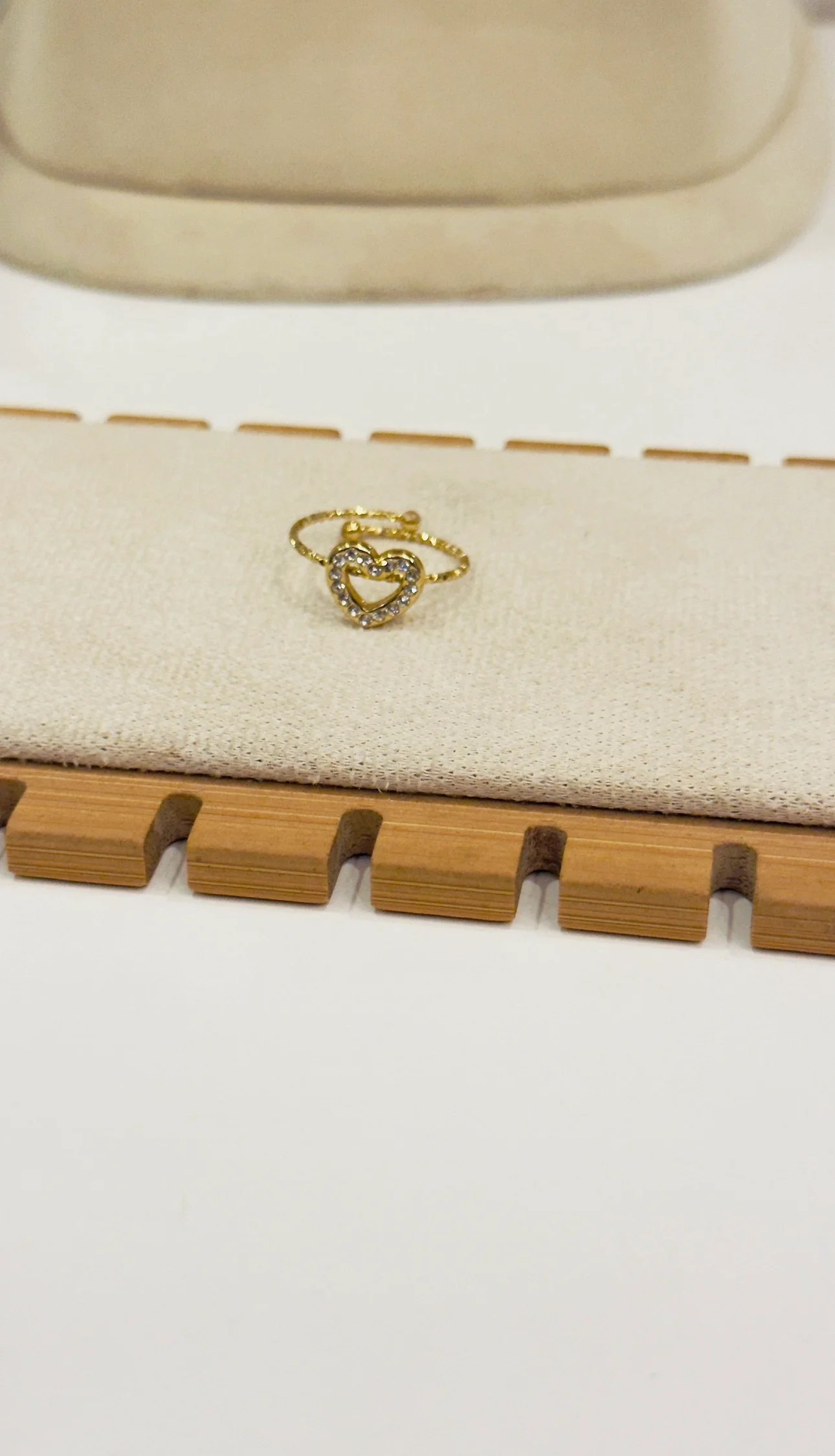 Adjustable heart ring