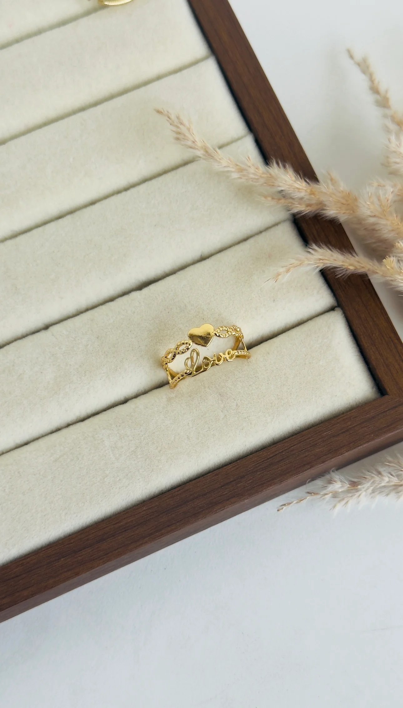 Eva Adjustable Ring