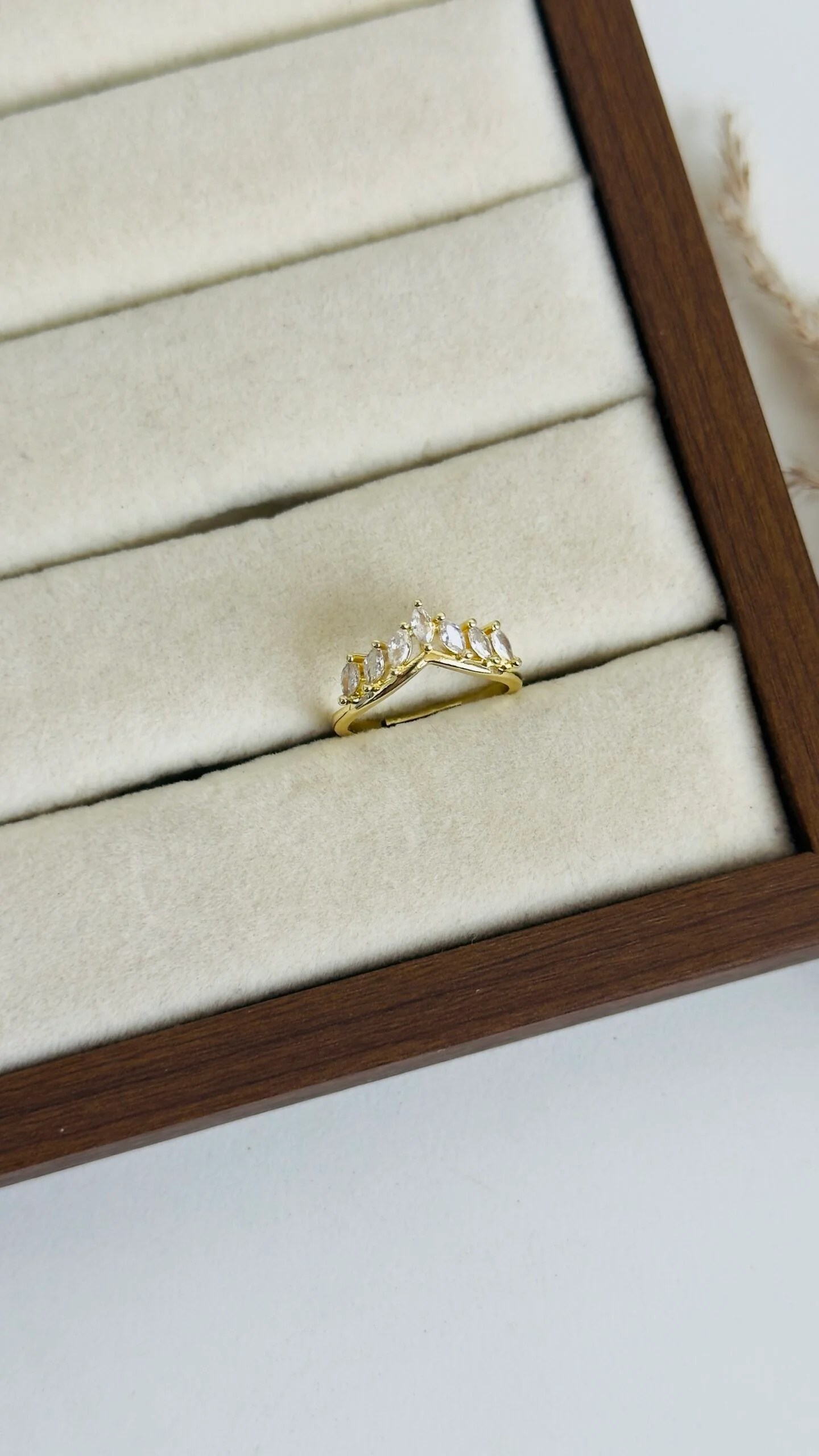 Bella Adjustable Ring