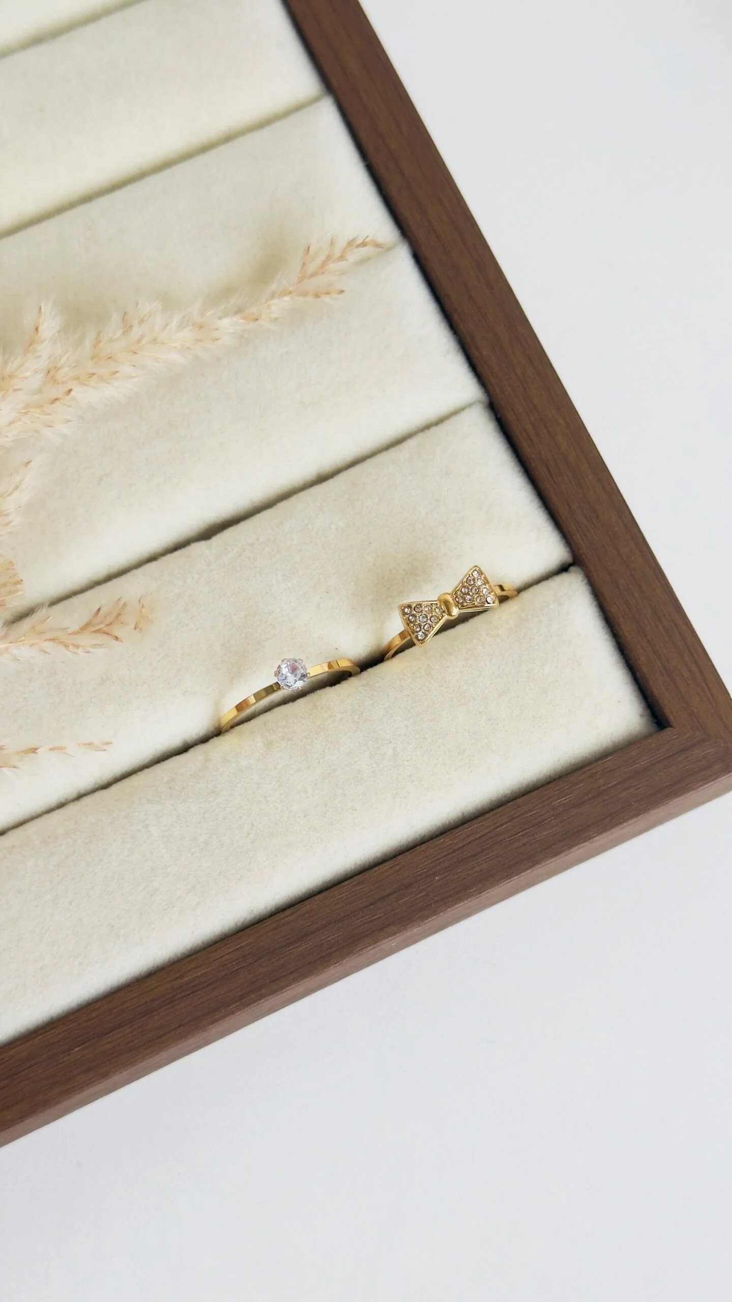 18k bow glow ring ( set of 2 pc )