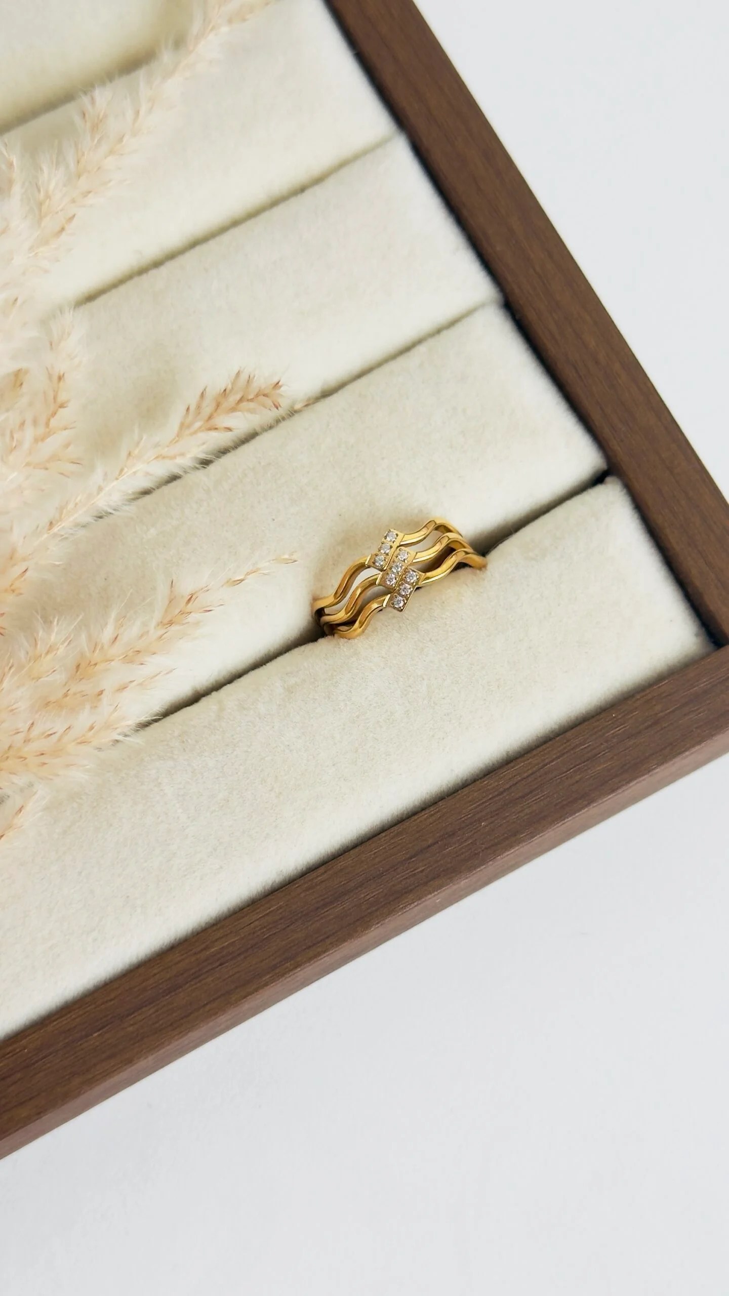 18k noor ring (set of 3 ring )