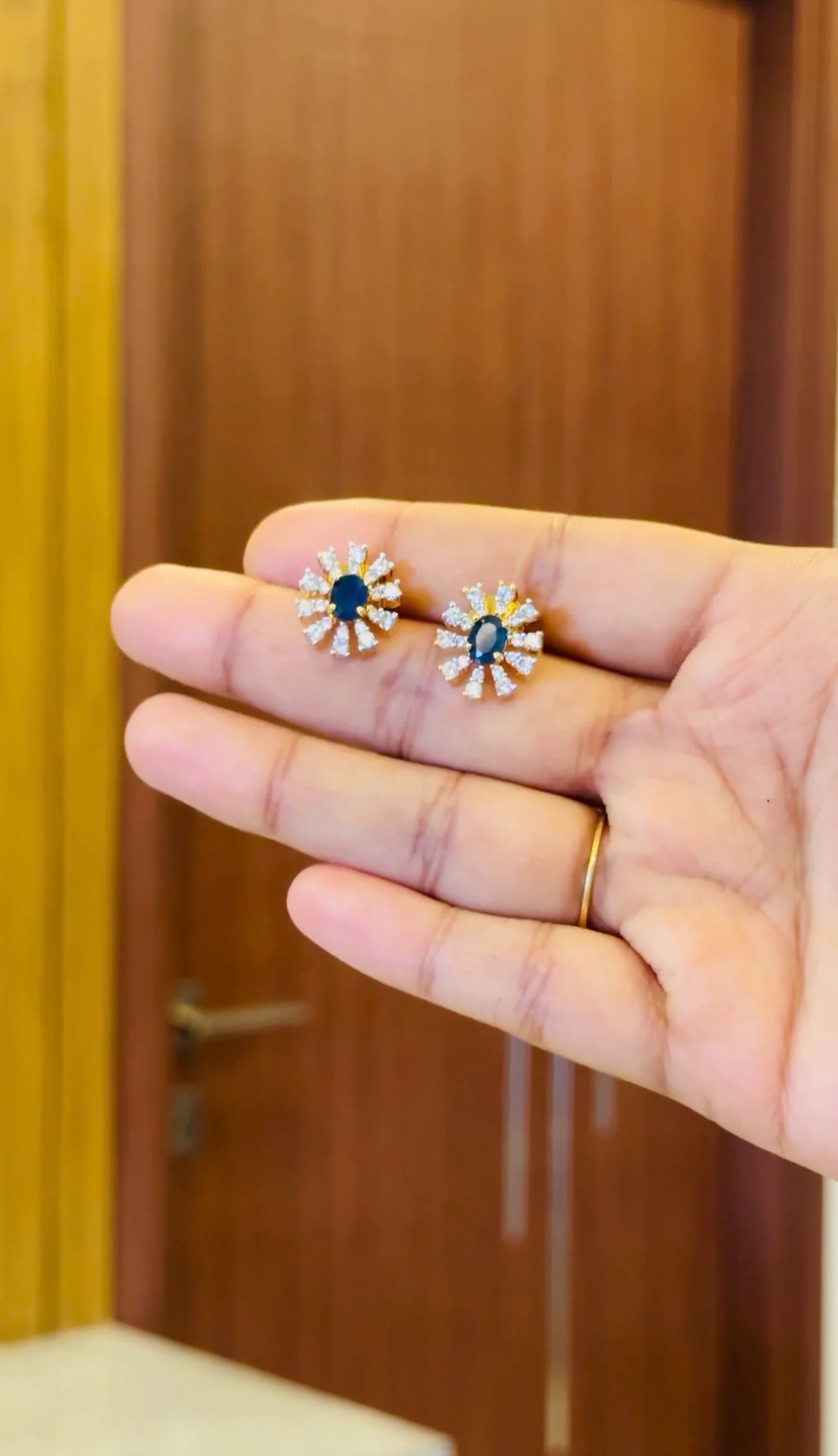 Diamond replica pendant set ( sapphire)
