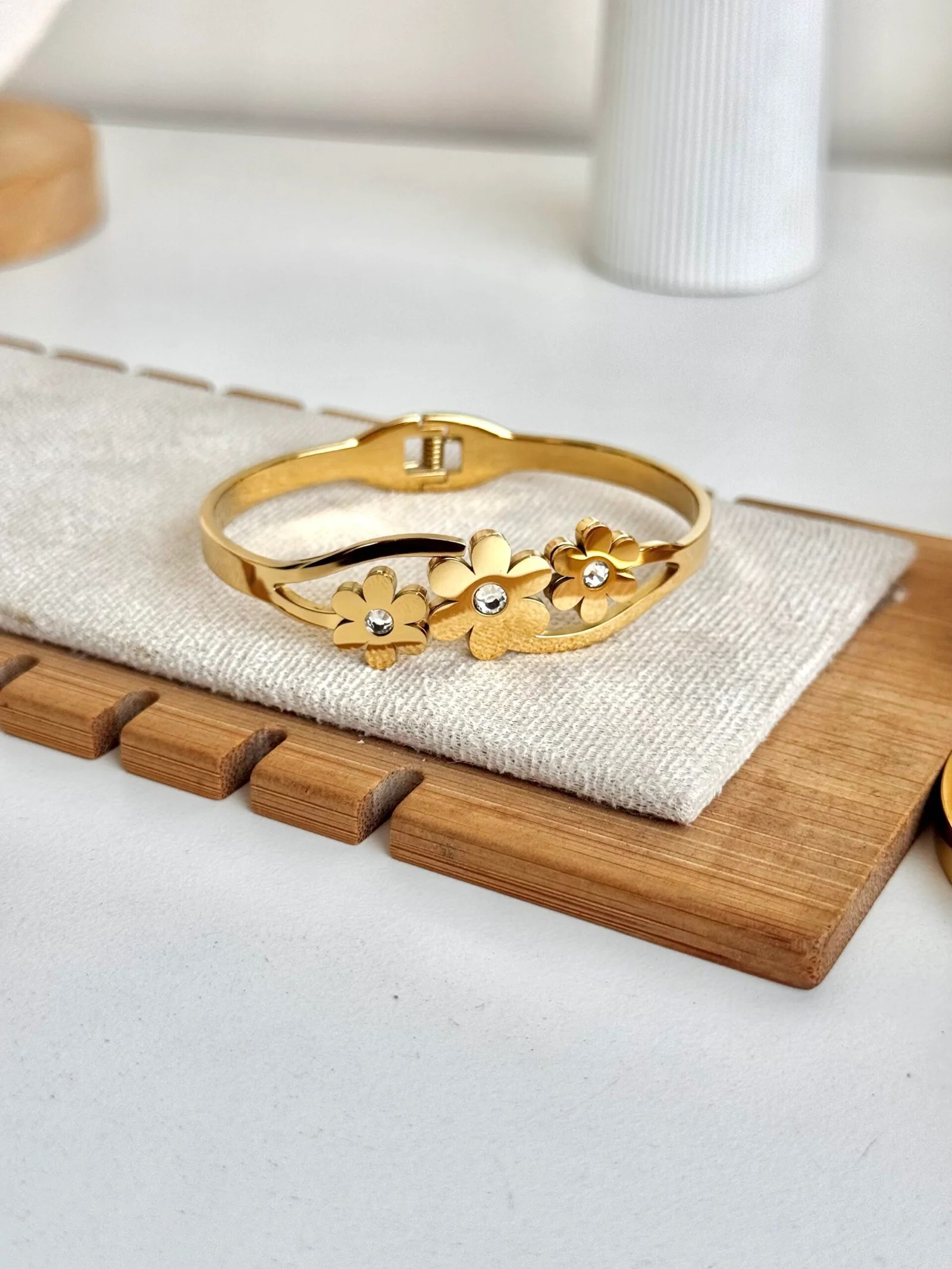 Floral desire bangle