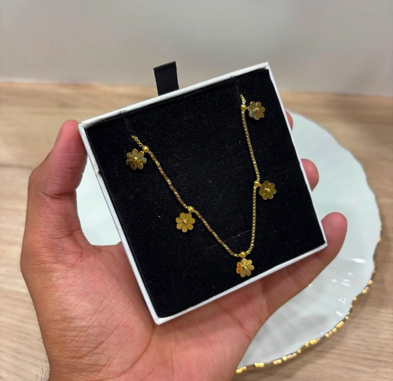Charming necklace