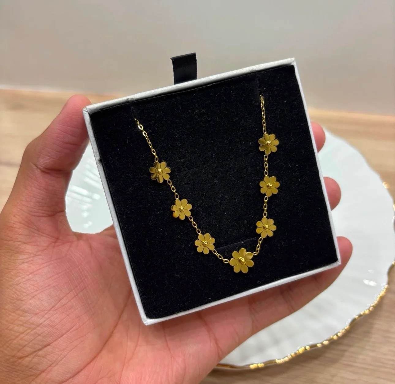 Floral necklace