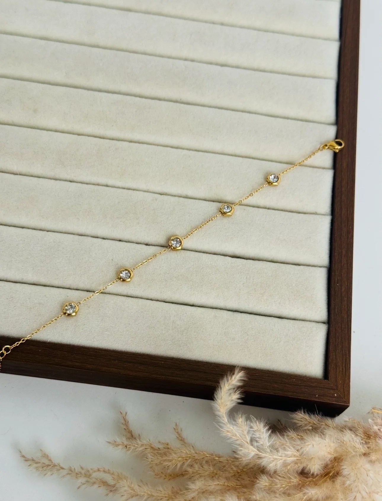 Aurila cystal bracelet