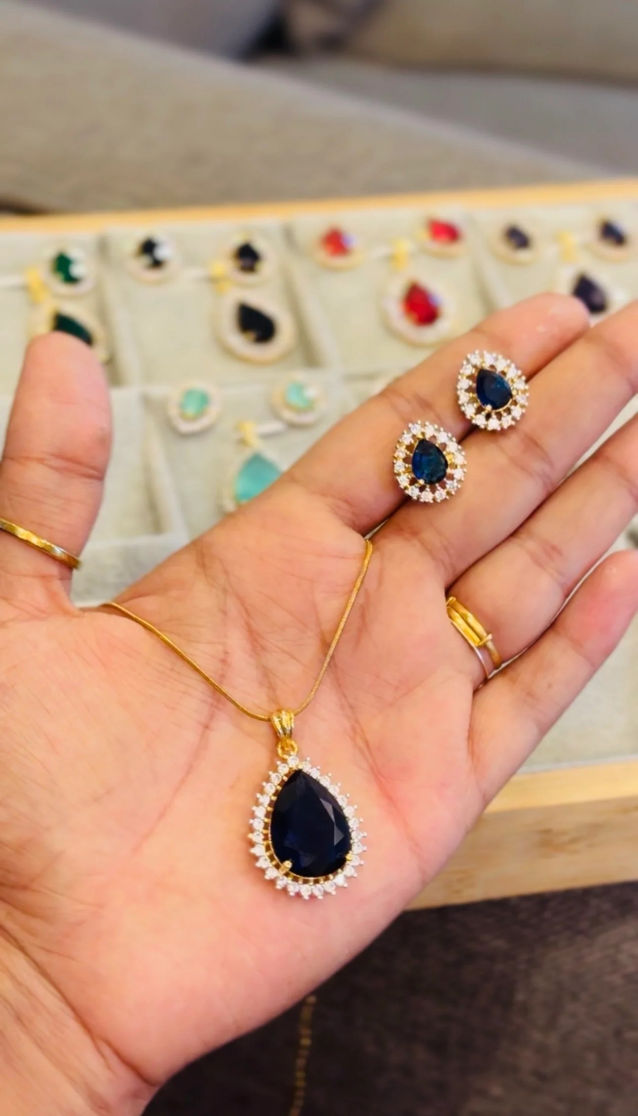 Diamond replica pendant set (nevy blue)