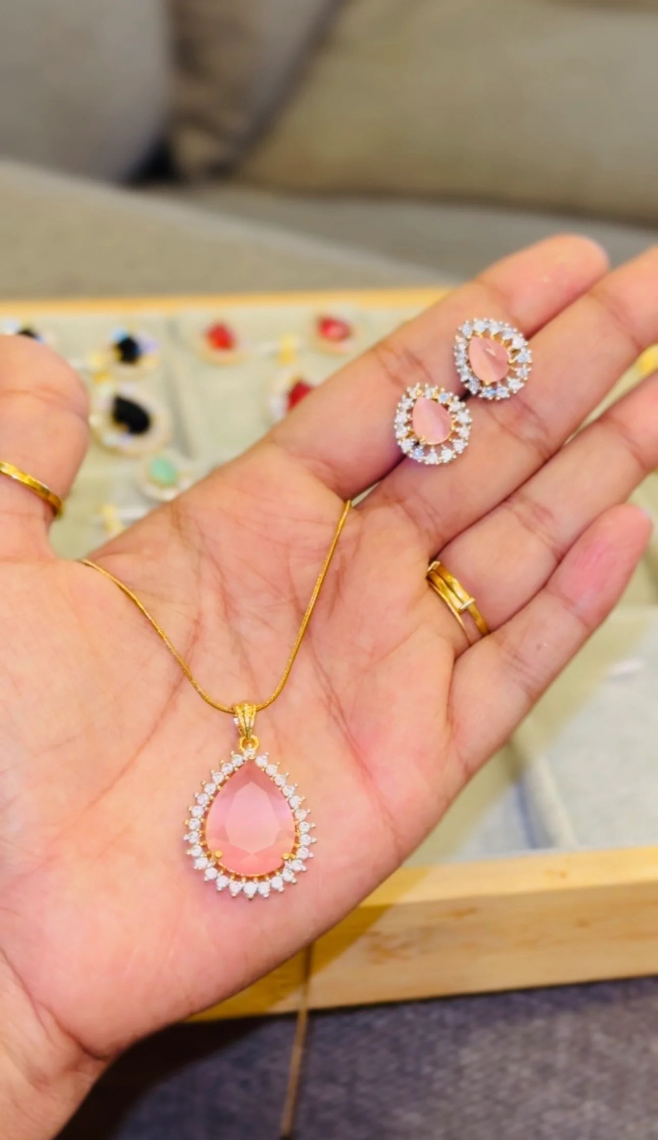 Diamond replica pendant set
