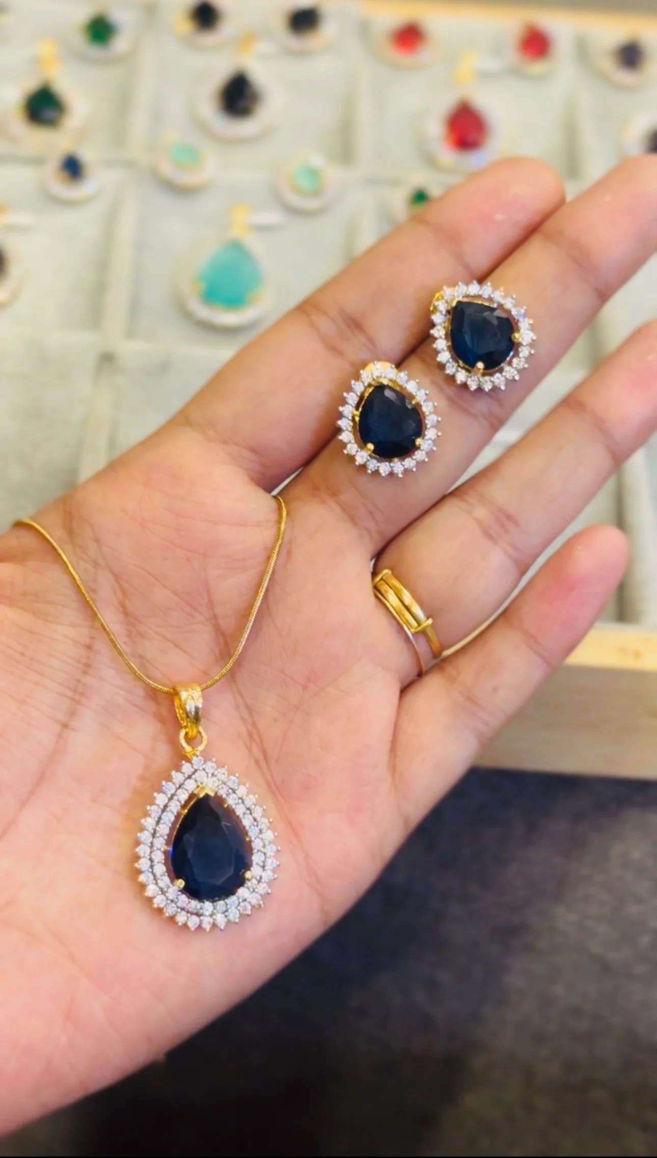 Diamond replica pendant set