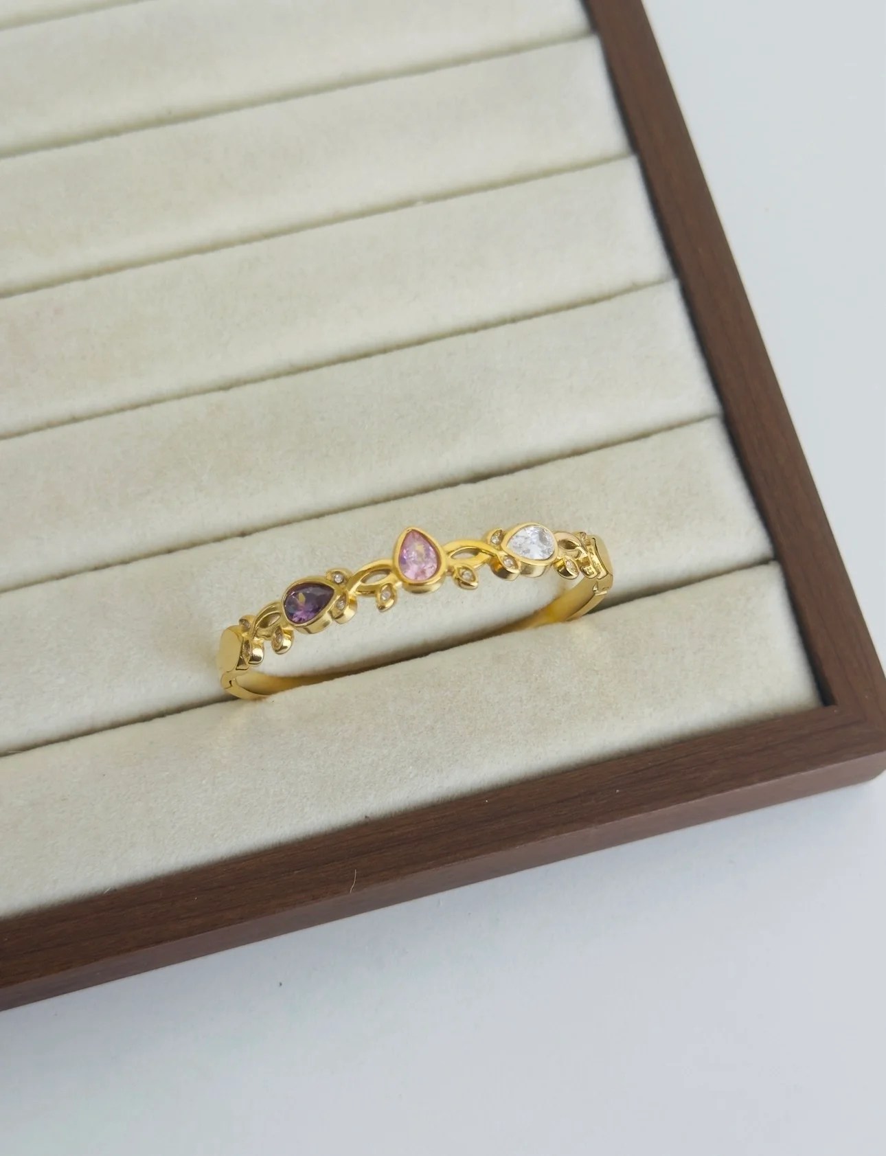 Roselle  bangle (2.2 size )