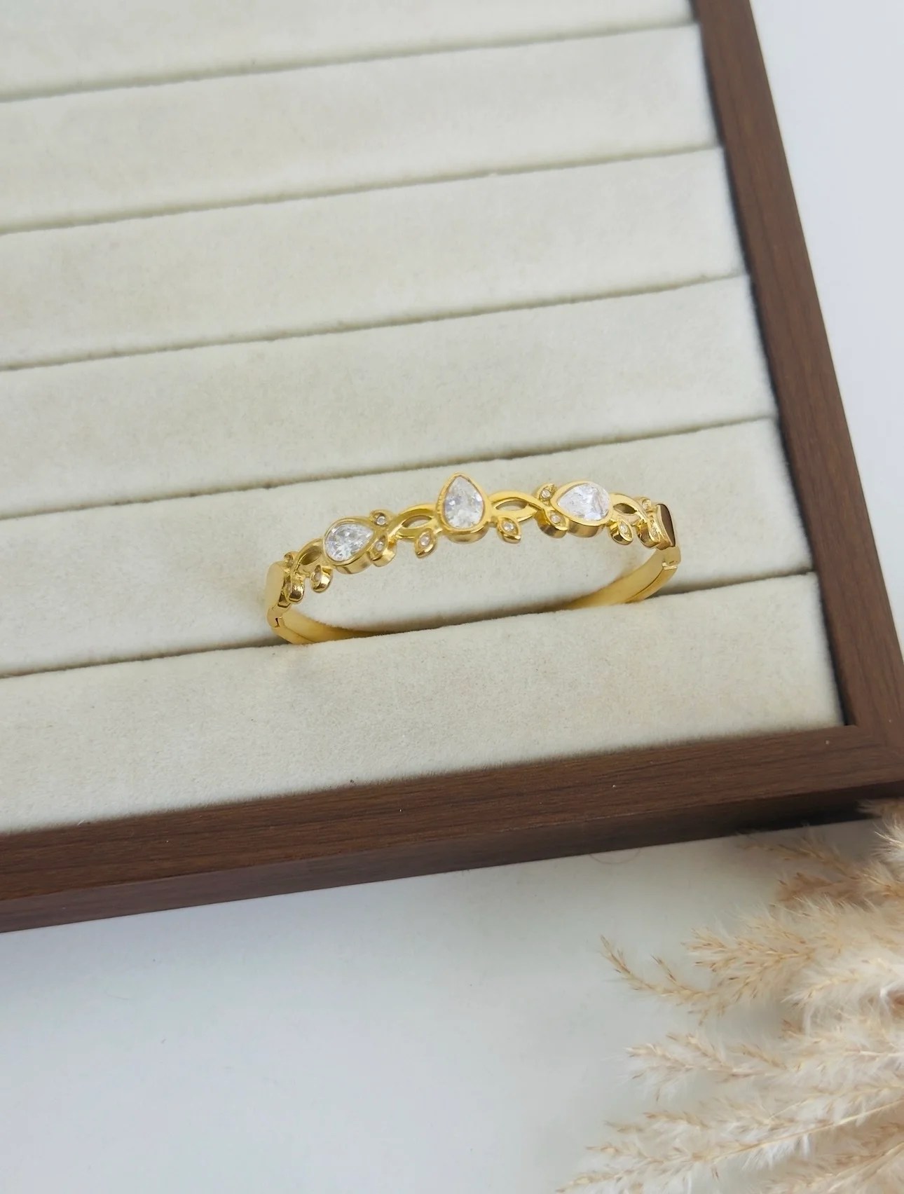 Elora Bangle (size 2.2)