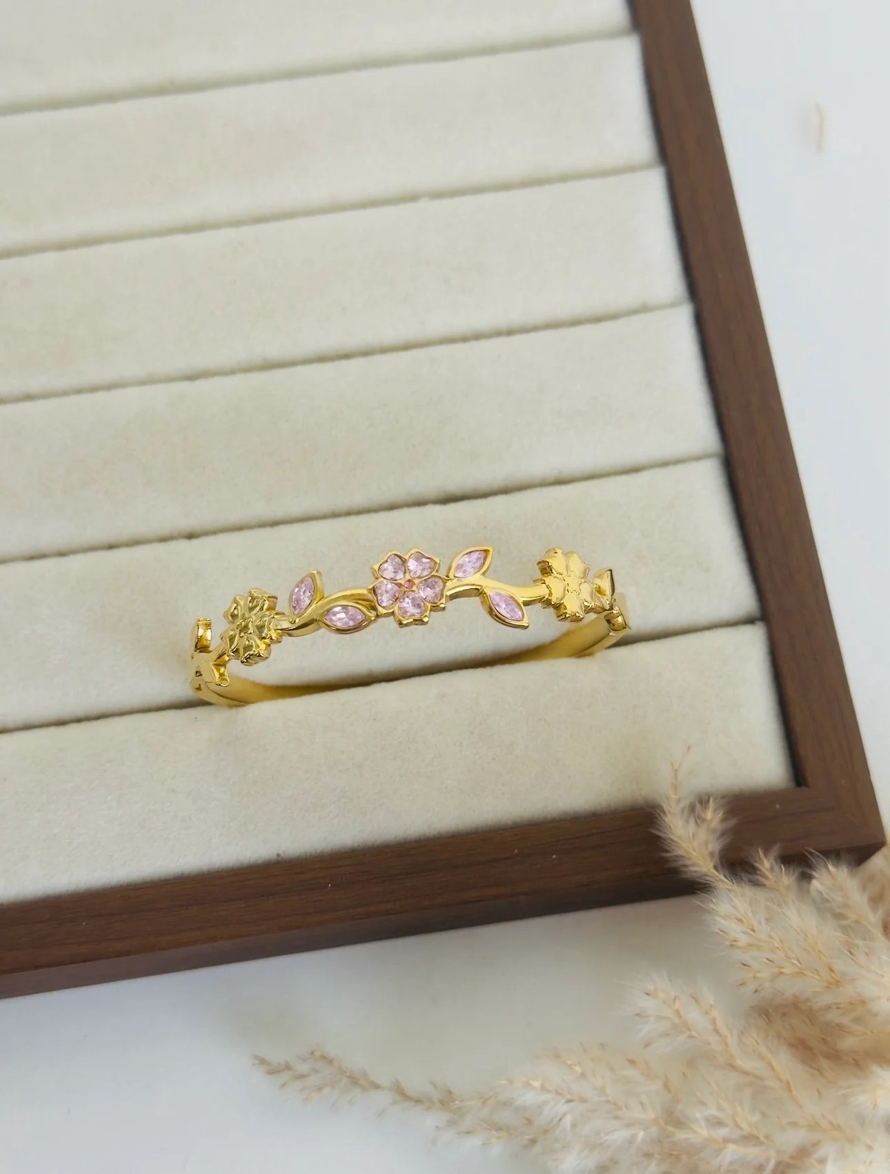Bella Bloom Bangle (2.2size)