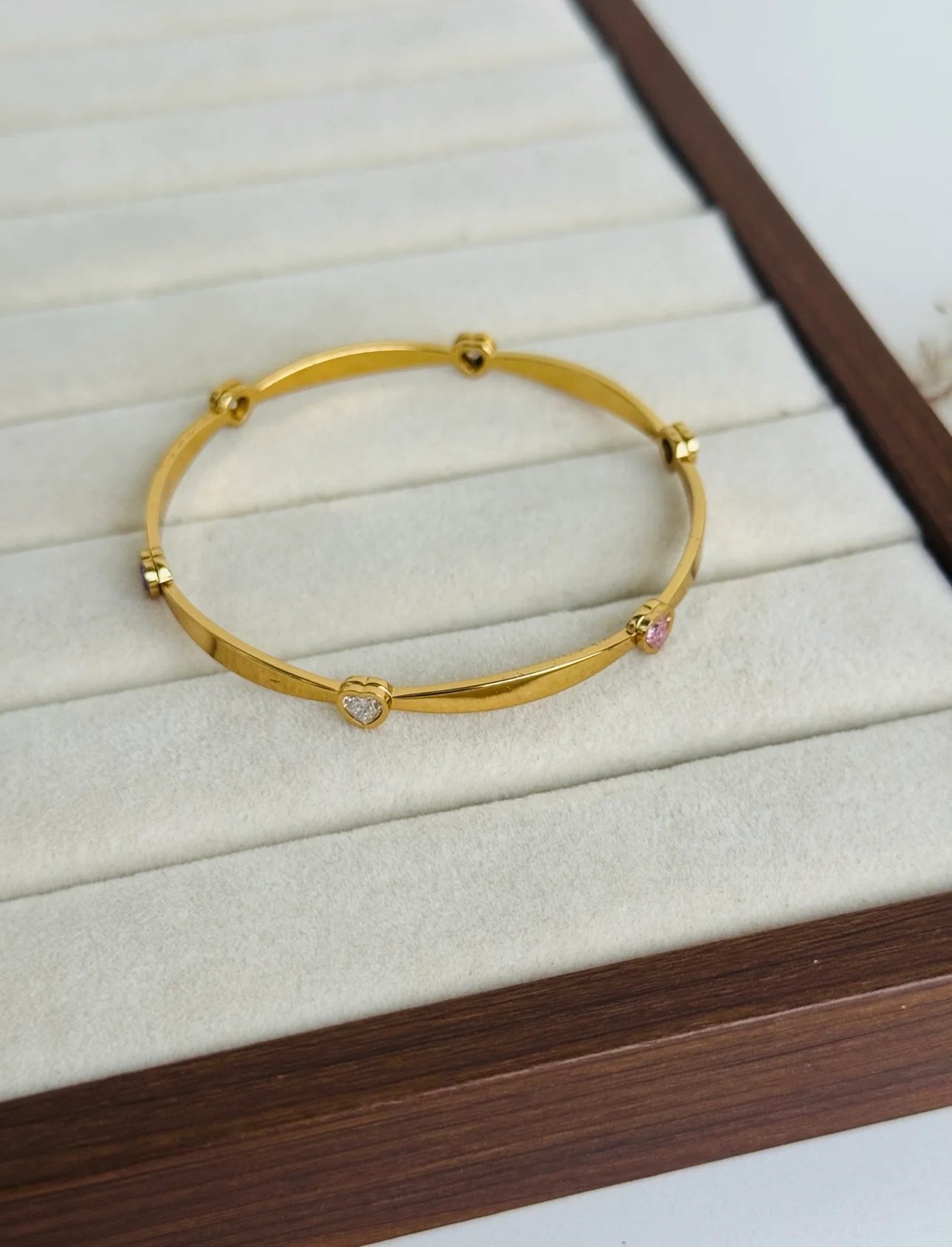 Amora Heart Bangle