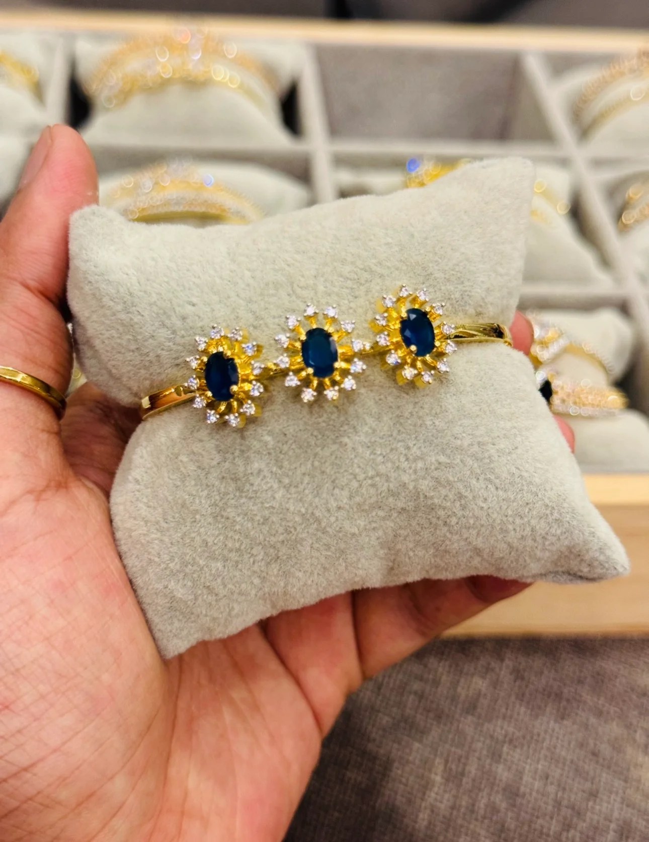Diamond Replica Élan bangle
