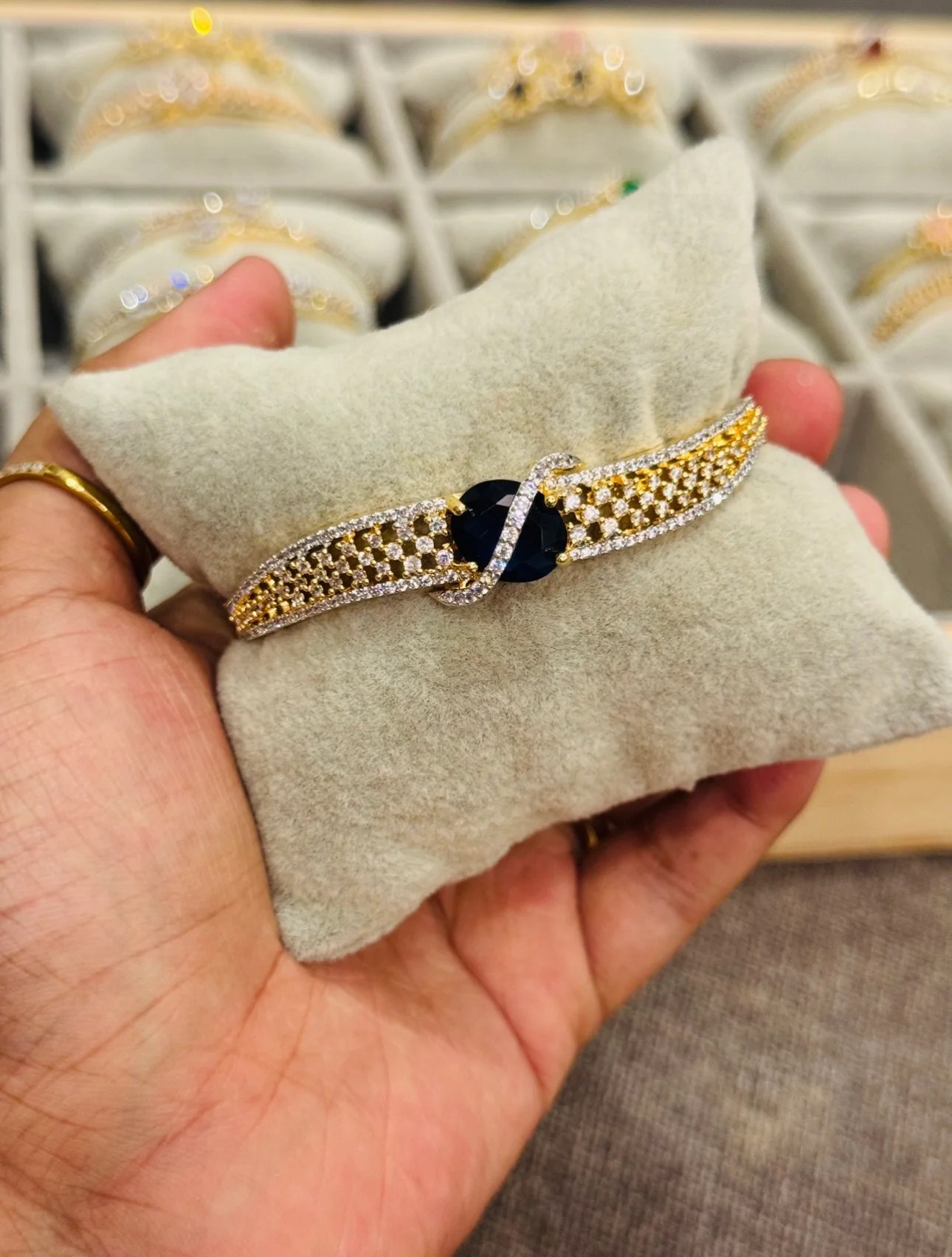 Diamond replica luxe bangle (blue)