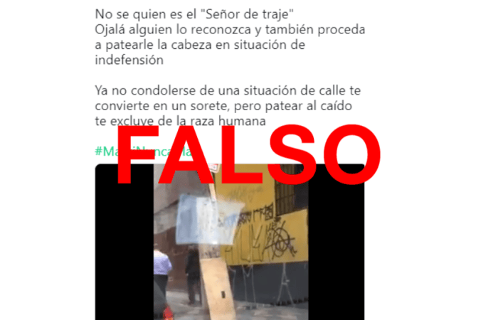 hombre que patea a un indigente