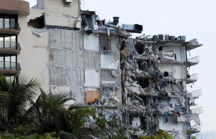 ?? Se derrumbó un edificio en Miami: al menos cuatro muertos y decenas de desaparecidos