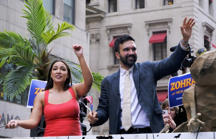 El voto joven impulsa un giro a la izquierda y desafía al liderazgo demócrata en Nueva York