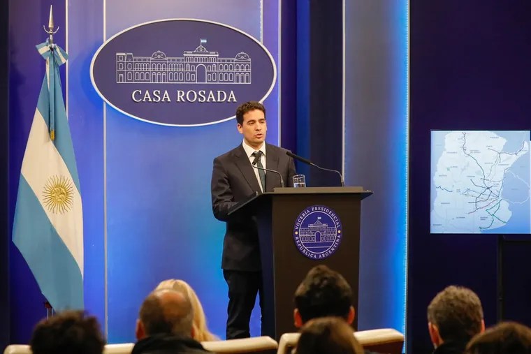Ravier dijo que Oría reemplazaba a Santiago Caputo y horas después aseguró que “no hubo cambios”
