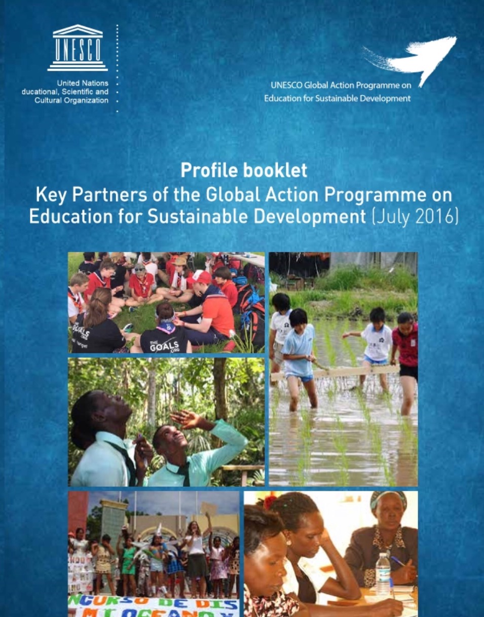 洋書 Schooling for Sustainable Development Education for sustainable development: sourcebook