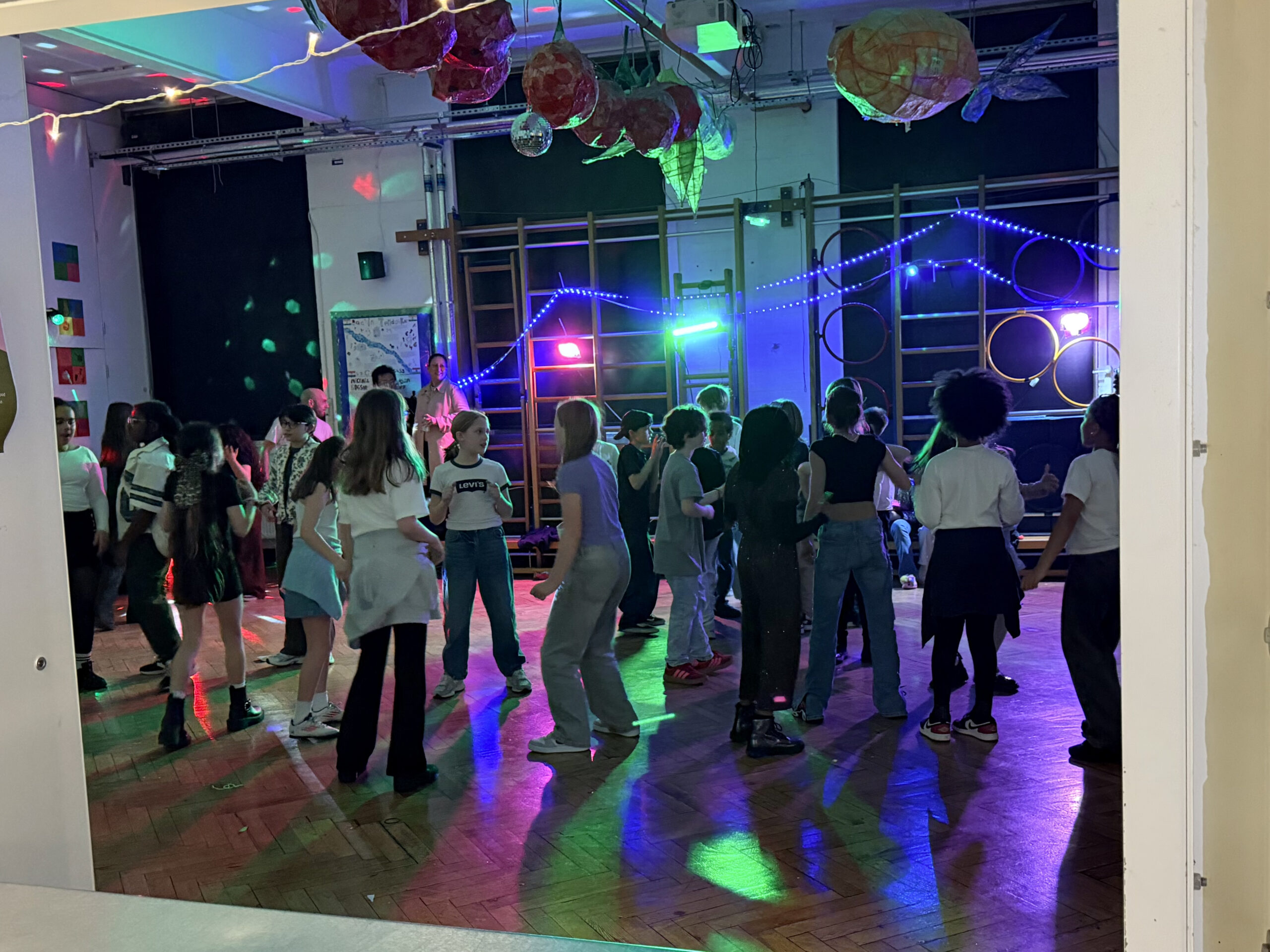 kids dancing