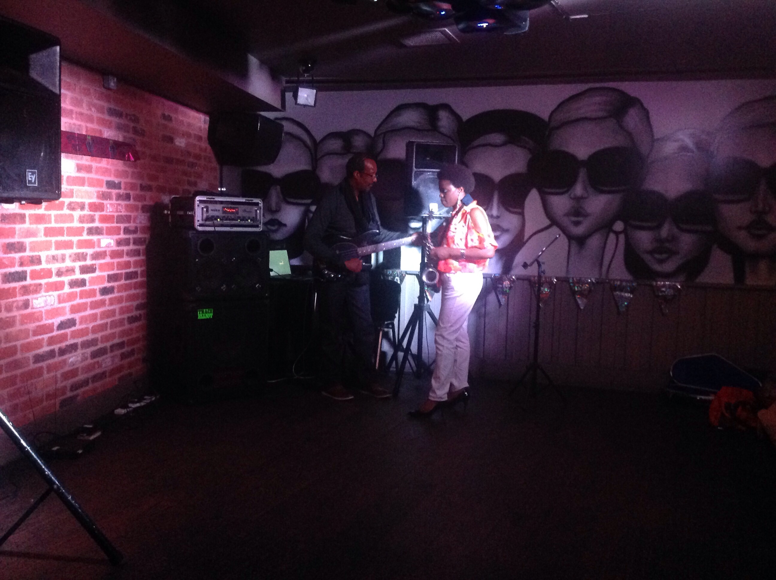 Warming up with Lester Batchelor - co-founder of 70s Jazz funk band Atmosfear
