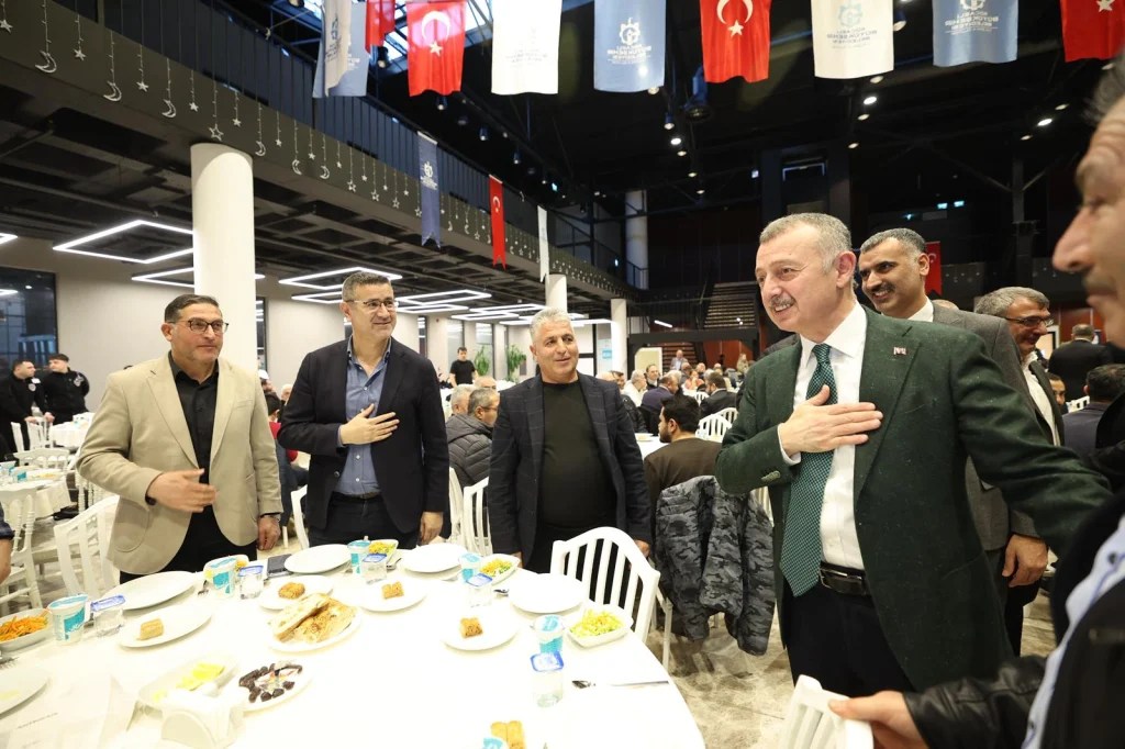Buyuksehirden-dev-iftar-1-b3eb4bf7-ab8b2bb8