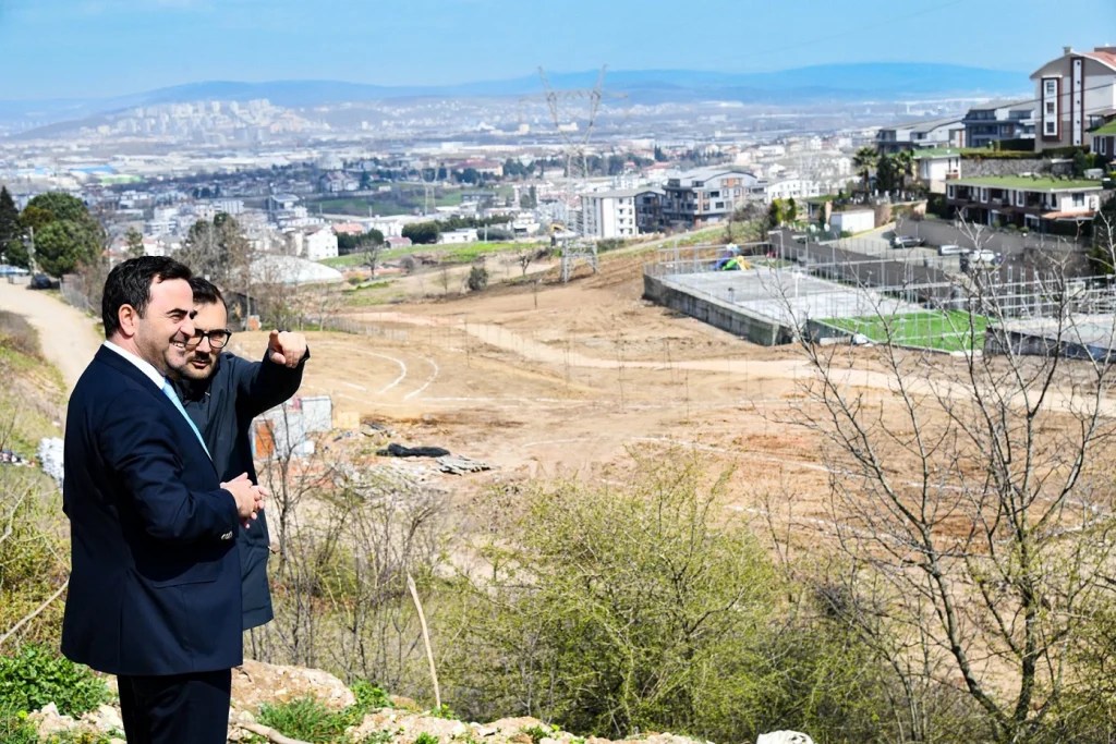 Yeşilyurt Millet Bahçesi hızla yükseliyor