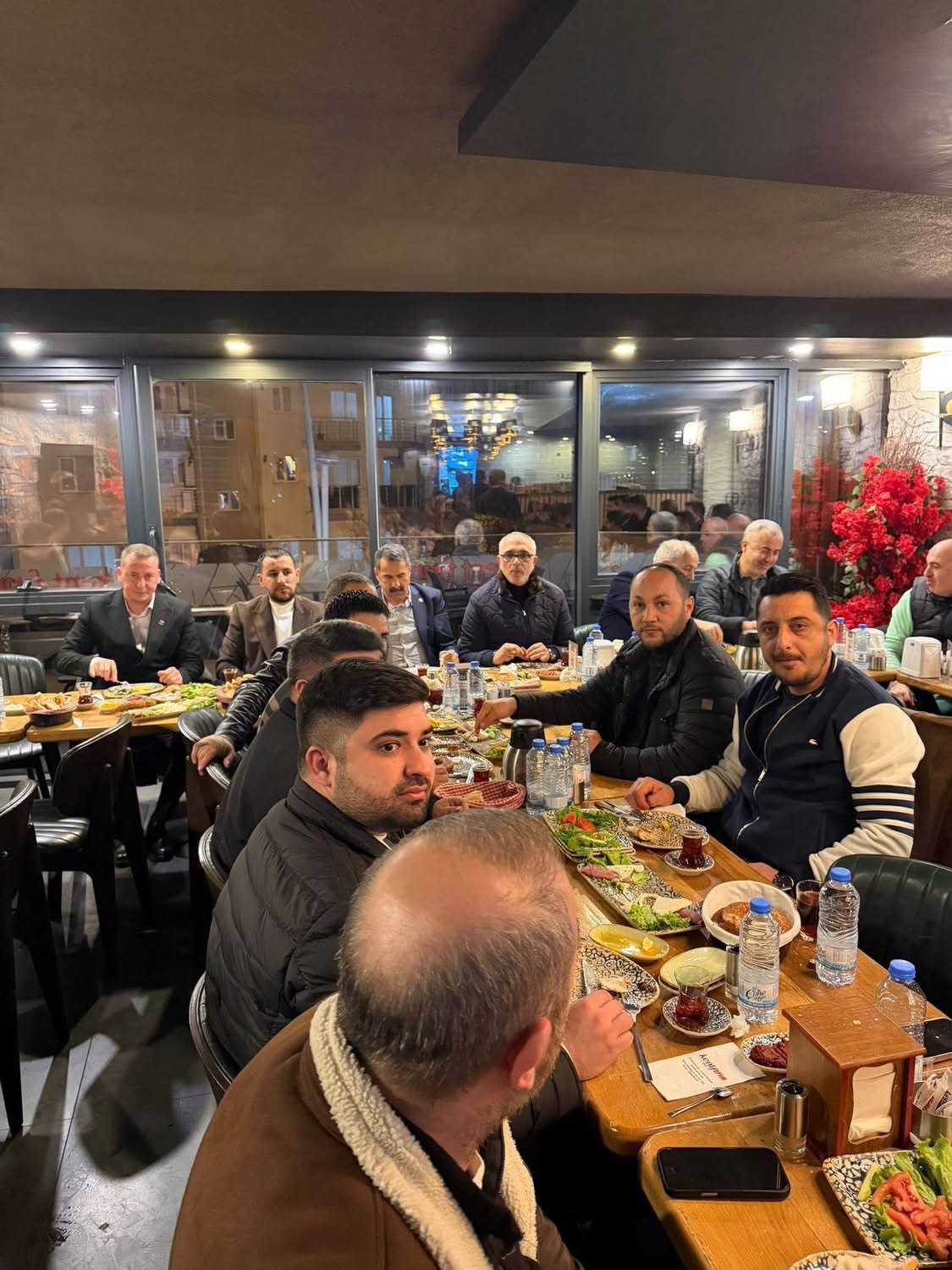 Siyaset, iş dünyası ve spor camiası aynı sofrada: Gebze’de dikkat çeken sahur buluşması