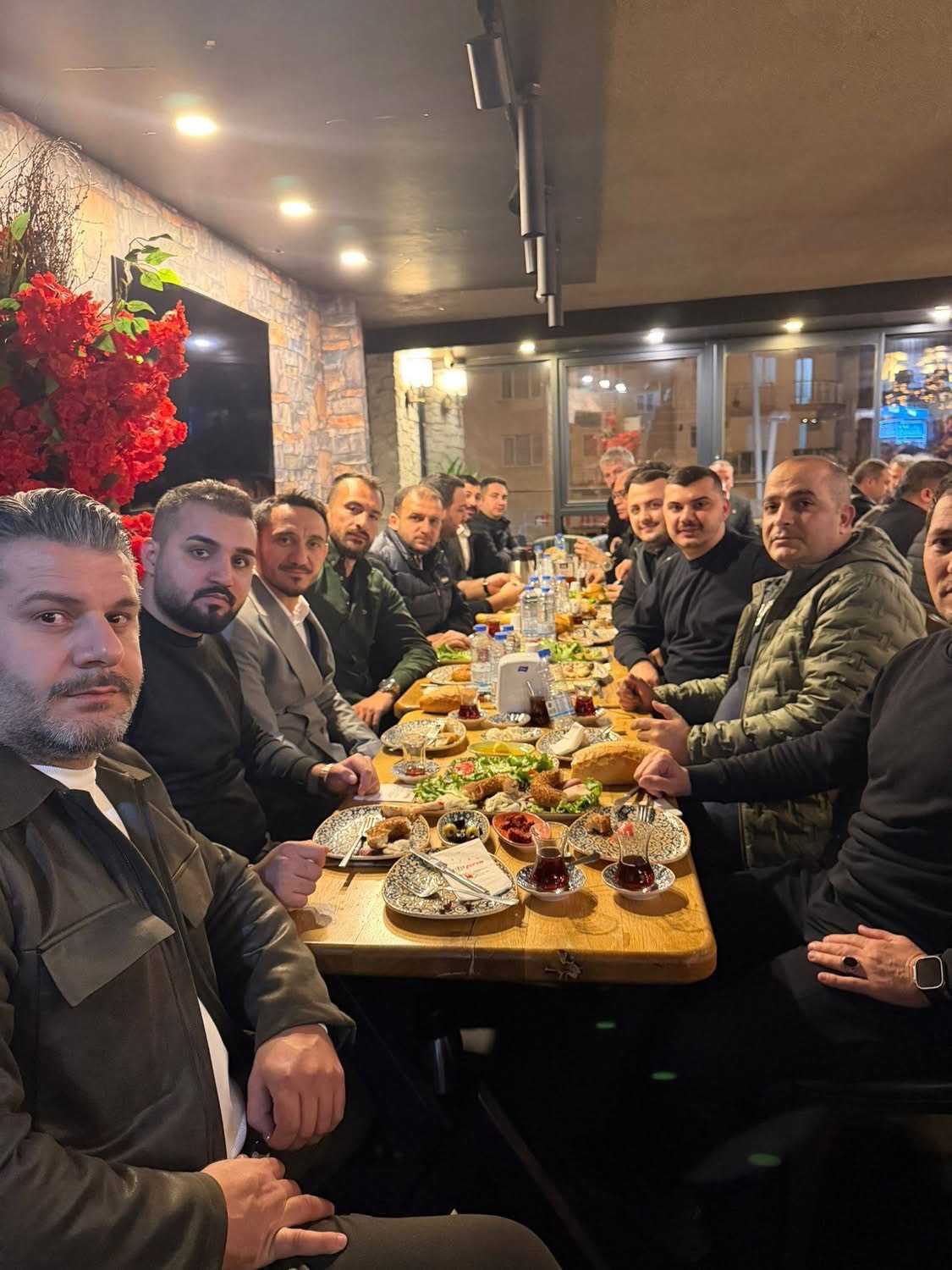 Siyaset, iş dünyası ve spor camiası aynı sofrada: Gebze’de dikkat çeken sahur buluşması