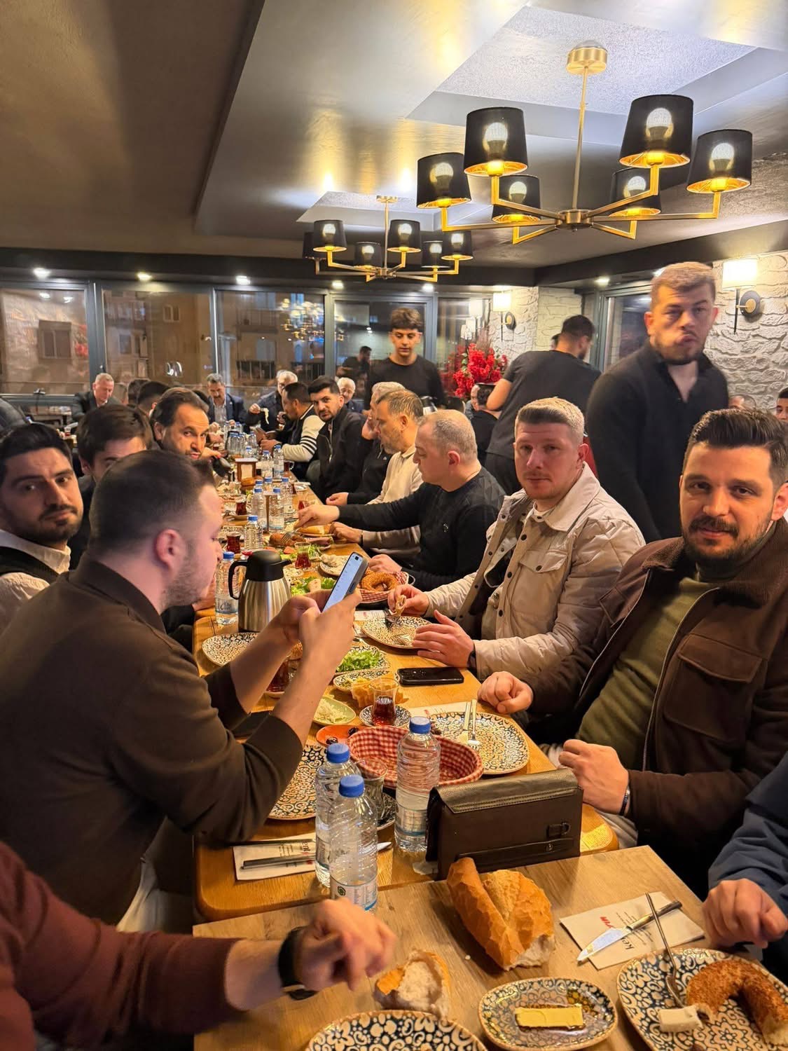 Siyaset, iş dünyası ve spor camiası aynı sofrada: Gebze’de dikkat çeken sahur buluşması