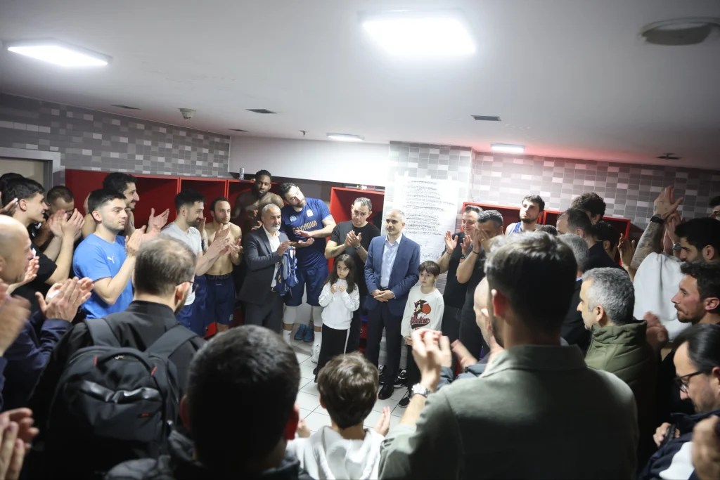Çayırova Belediyesi basketbolda tarih yazdı: 5 yılda 5 kupa!