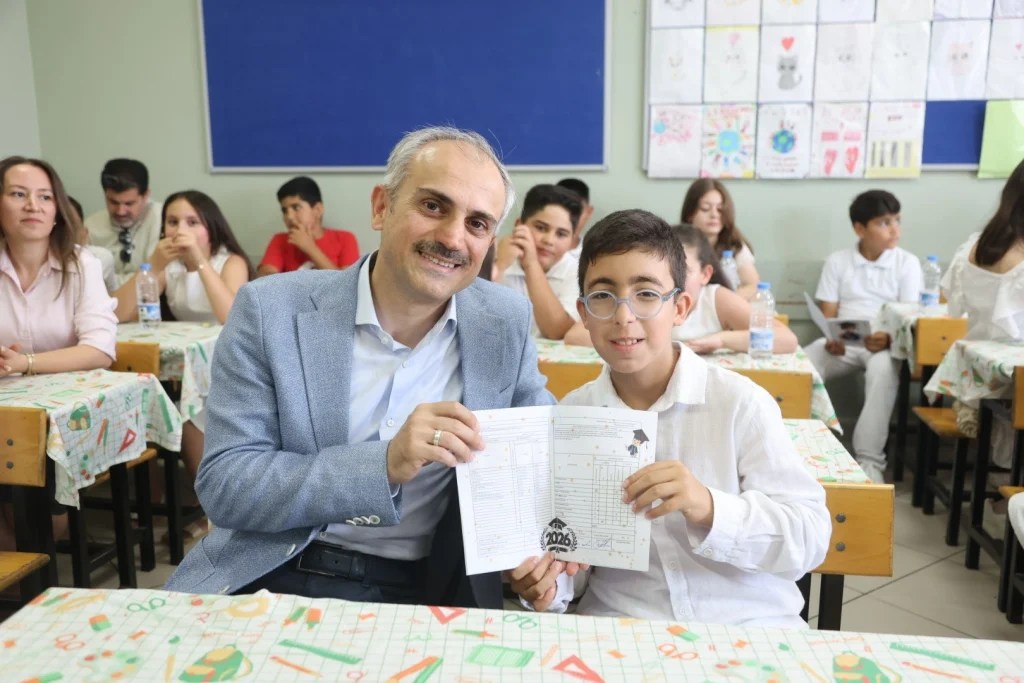 Çayırova'da karne coşkusu yaşandı - 2. görsel