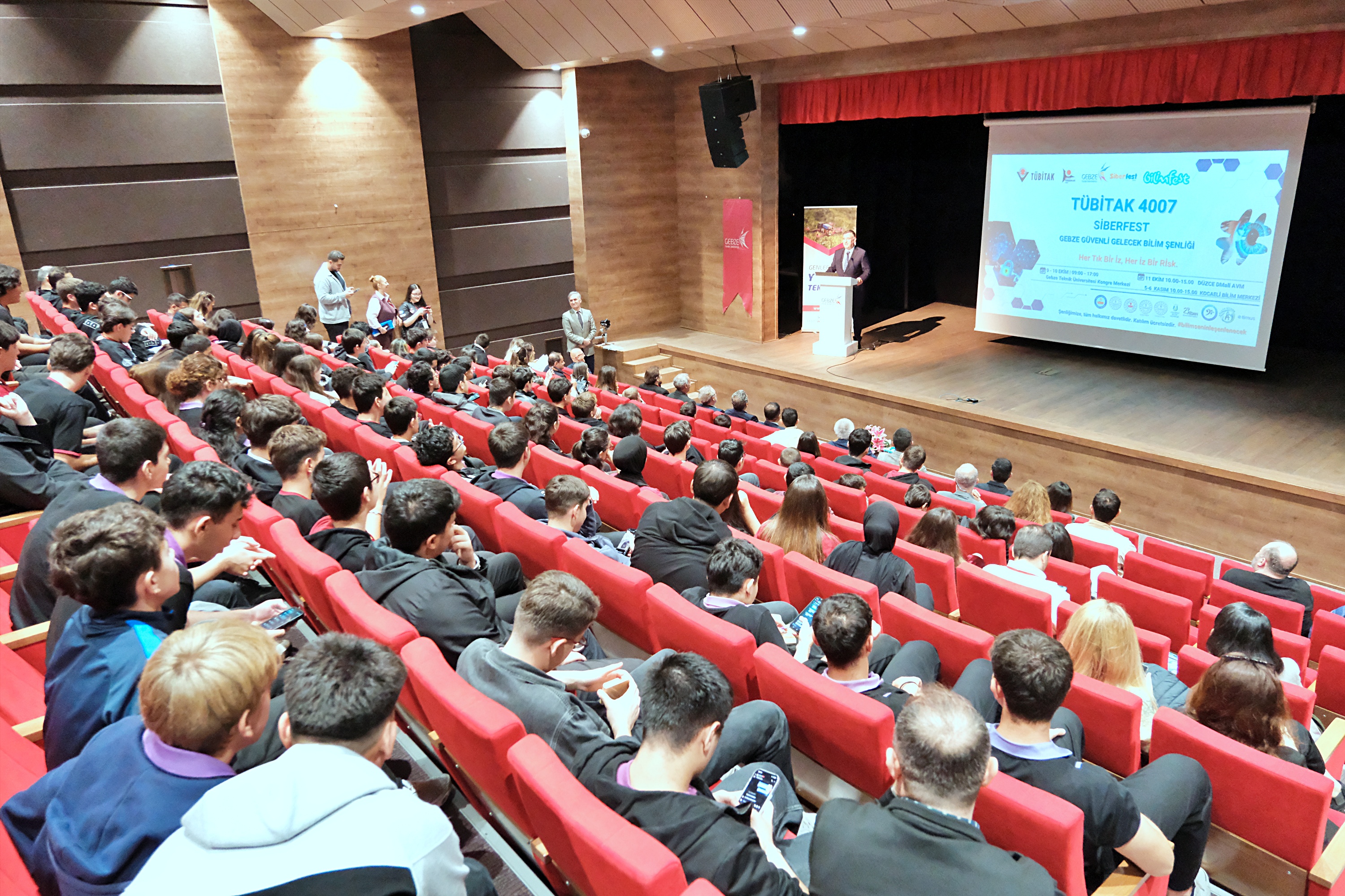 Gebze’nin İlk SiberFest Bilim Şenliği Gerçekleştirildi