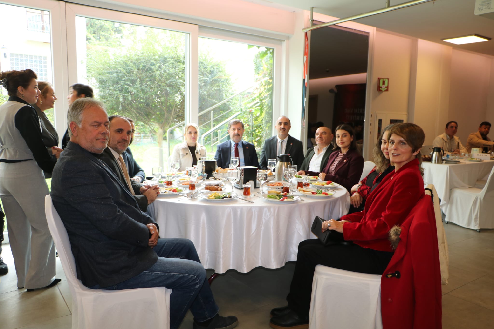 CHP Darıca’da Gençlik Rüzgarı: 103 Yeni Üyeye Rozet