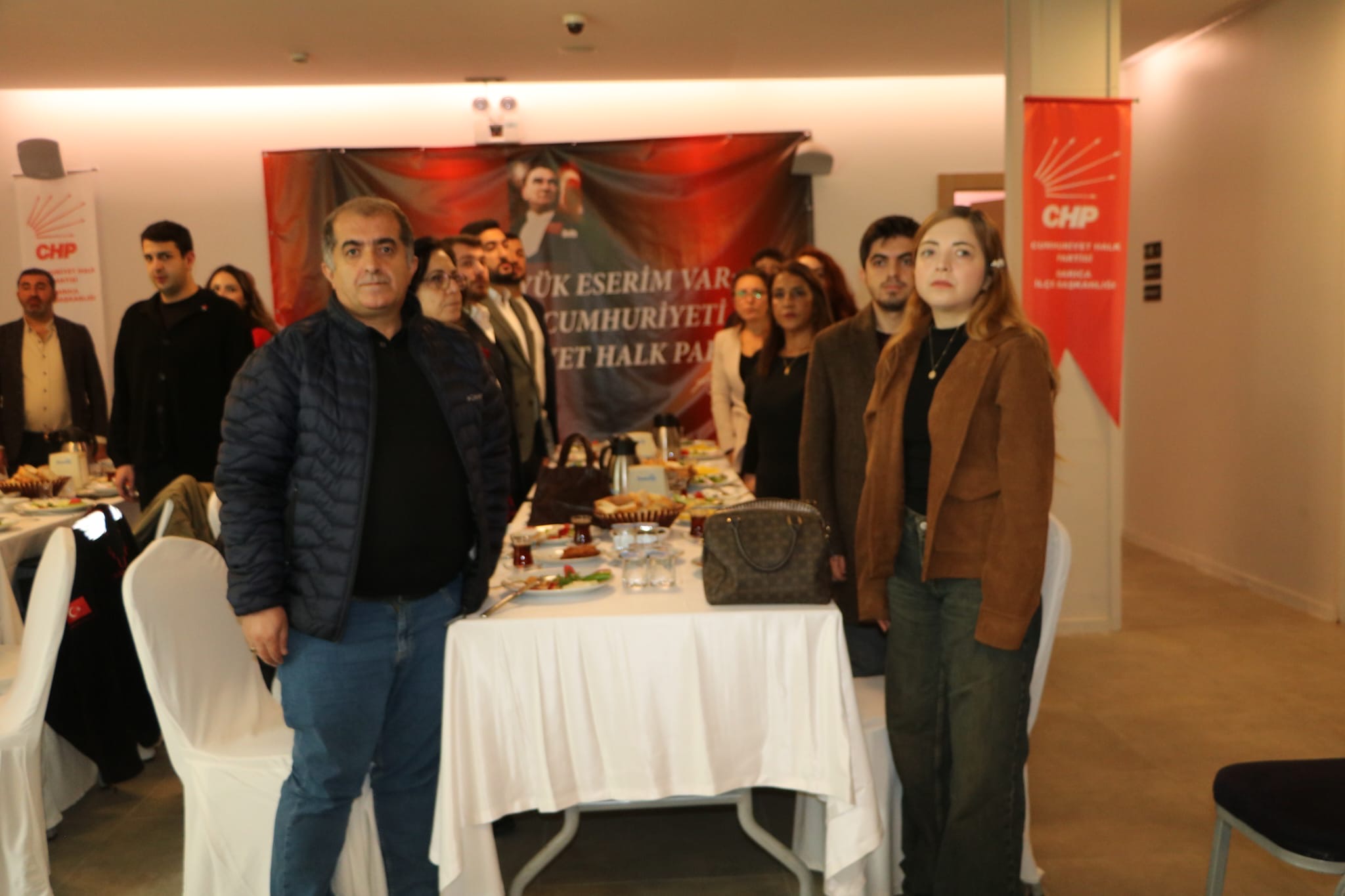 CHP Darıca’da Gençlik Rüzgarı: 103 Yeni Üyeye Rozet
