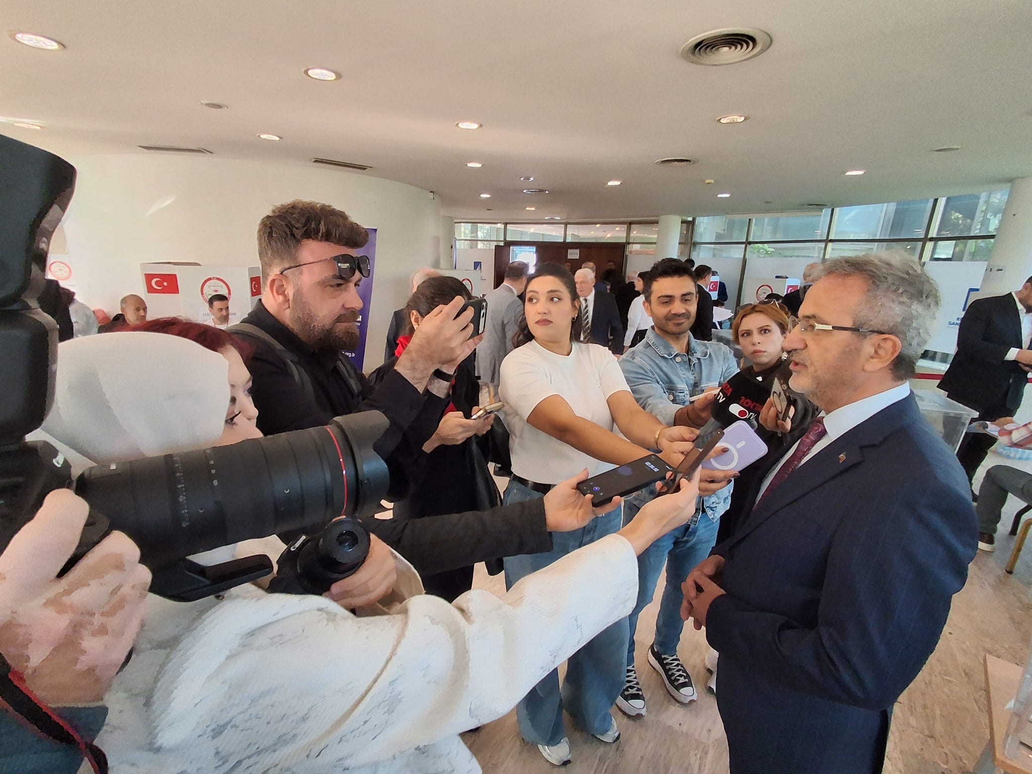 Adnan Köşker oyunu 16 nolu sandıkta kullandı: “Seçimler Demokratik Ortamda Gerçekleştiriliyor”