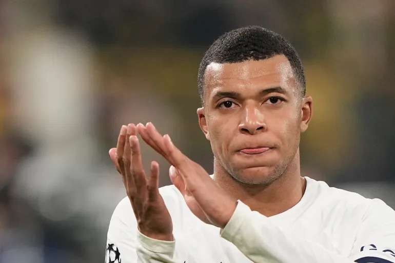Mbappé réclame 55 millions à son ancien club, le PSG