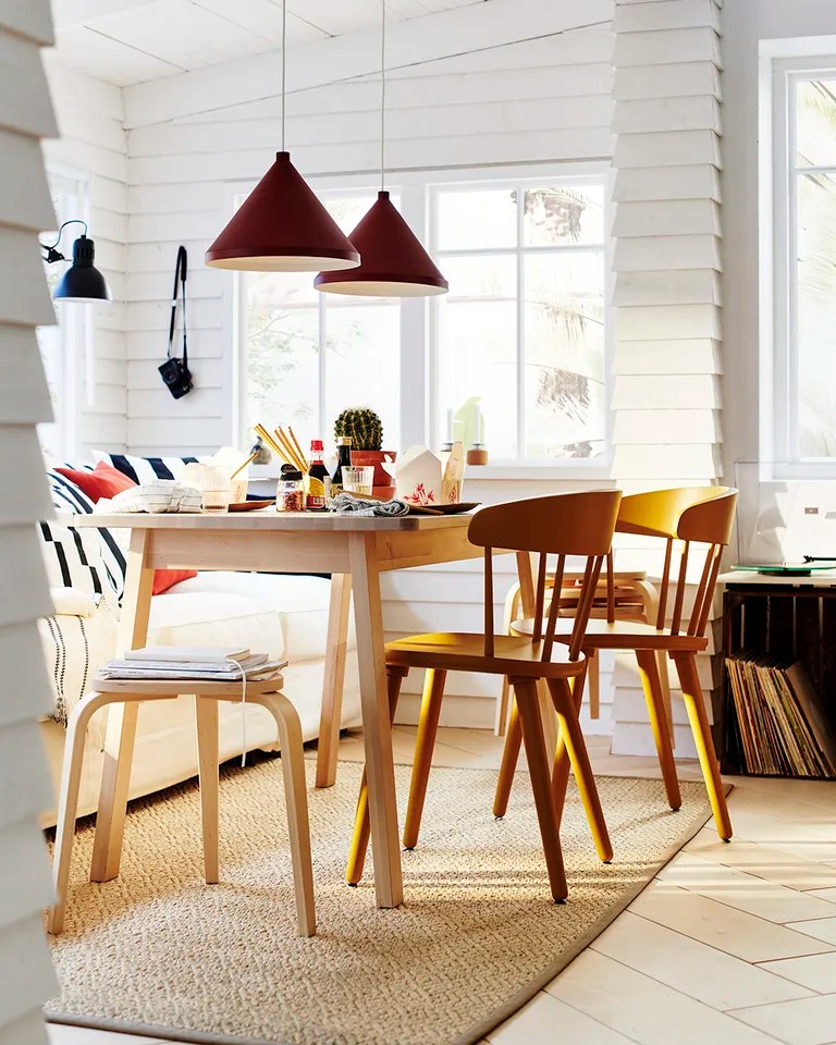 pendant light placement dining room