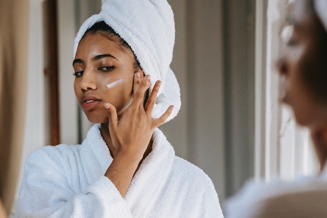 How to Create a Nighttime Skincare Routine